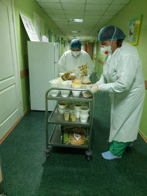 Візок сервирувальний для роздачі їжі пацієнтам